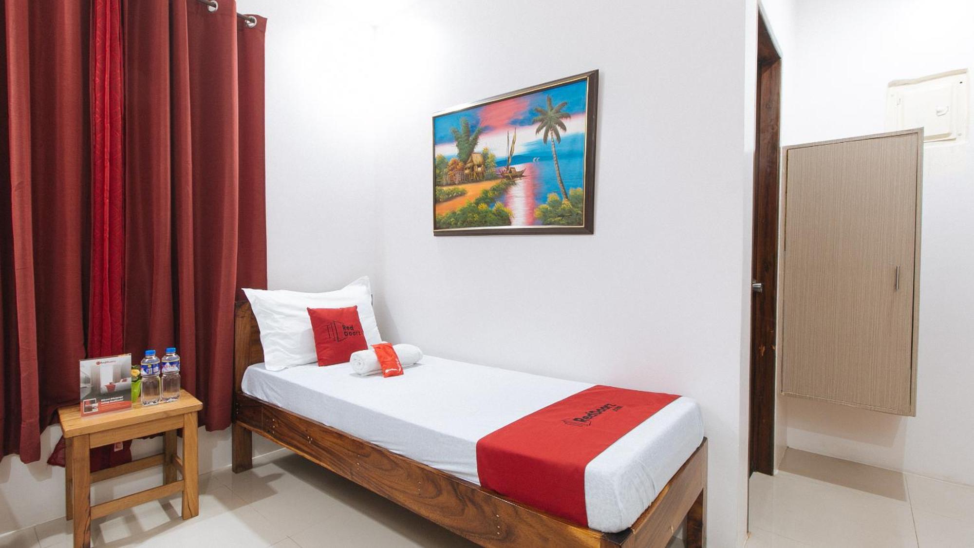 Reddoorz Plus @ Jollydays Hotel Nueva Ecija San Jose  Extérieur photo