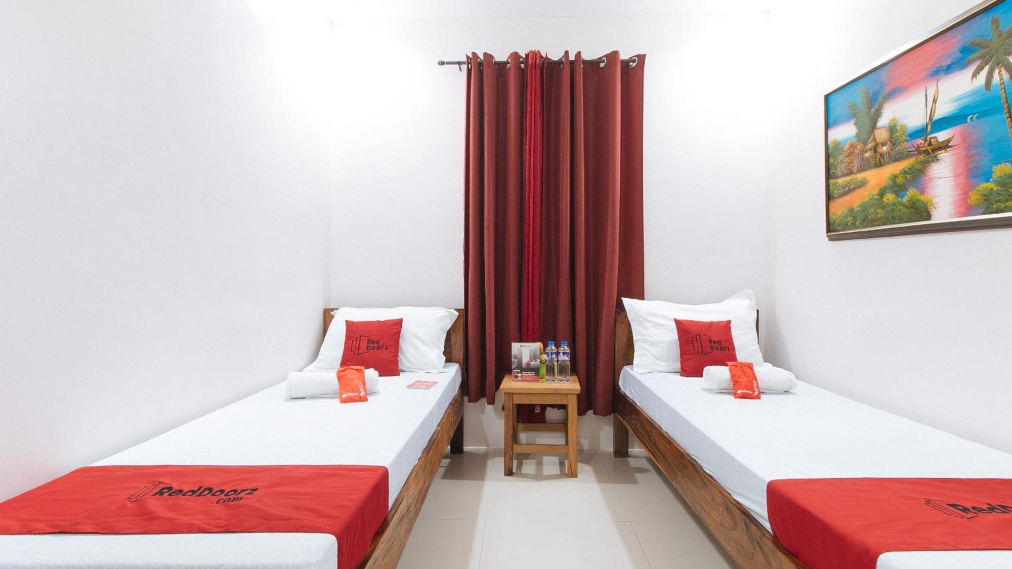 Reddoorz Plus @ Jollydays Hotel Nueva Ecija San Jose  Extérieur photo