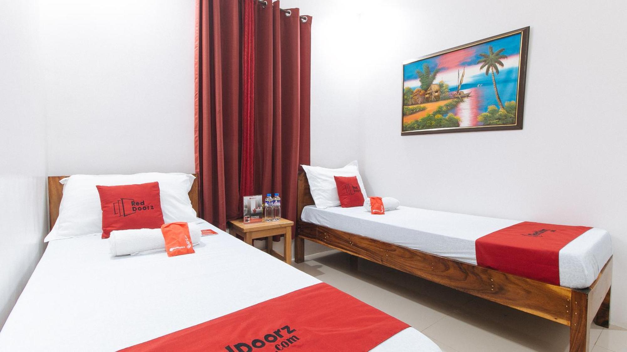 Reddoorz Plus @ Jollydays Hotel Nueva Ecija San Jose  Extérieur photo