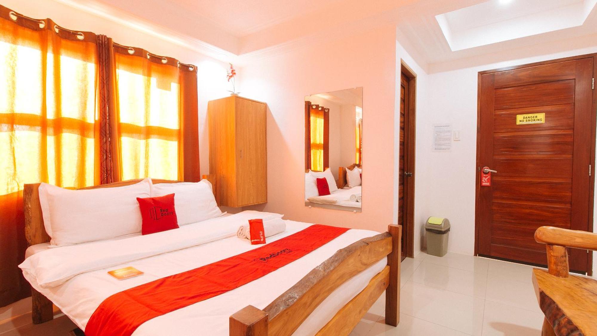Reddoorz Plus @ Jollydays Hotel Nueva Ecija San Jose  Extérieur photo
