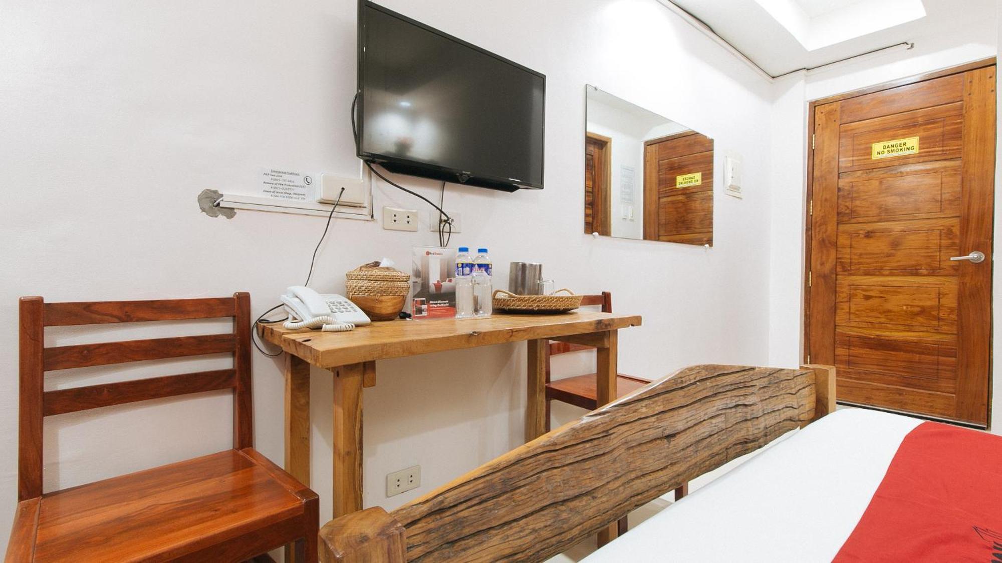 Reddoorz Plus @ Jollydays Hotel Nueva Ecija San Jose  Extérieur photo
