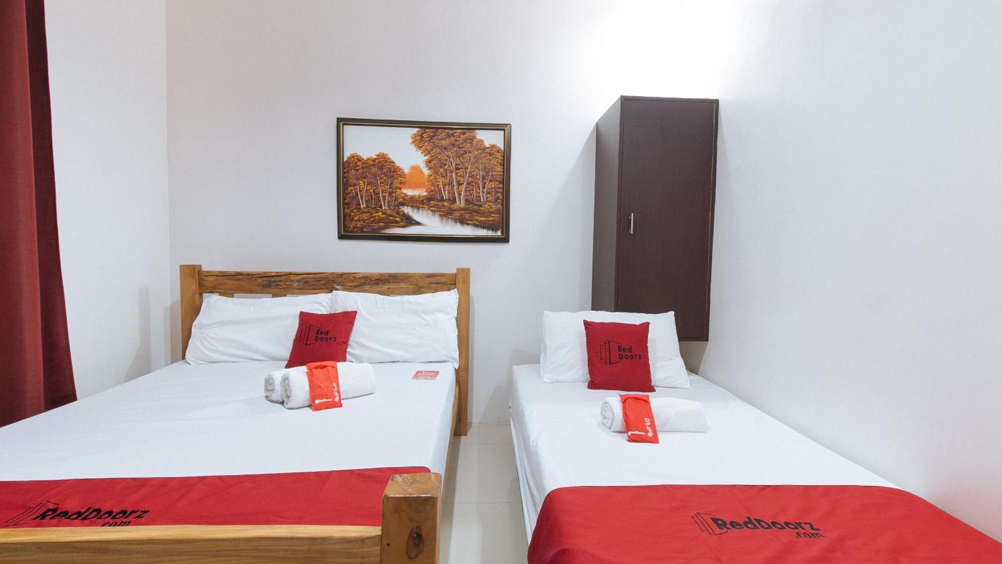 Reddoorz Plus @ Jollydays Hotel Nueva Ecija San Jose  Extérieur photo