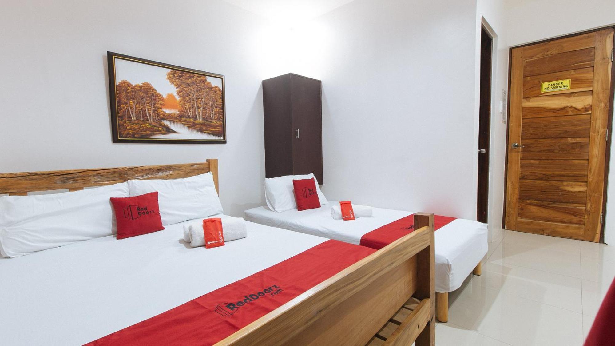 Reddoorz Plus @ Jollydays Hotel Nueva Ecija San Jose  Extérieur photo