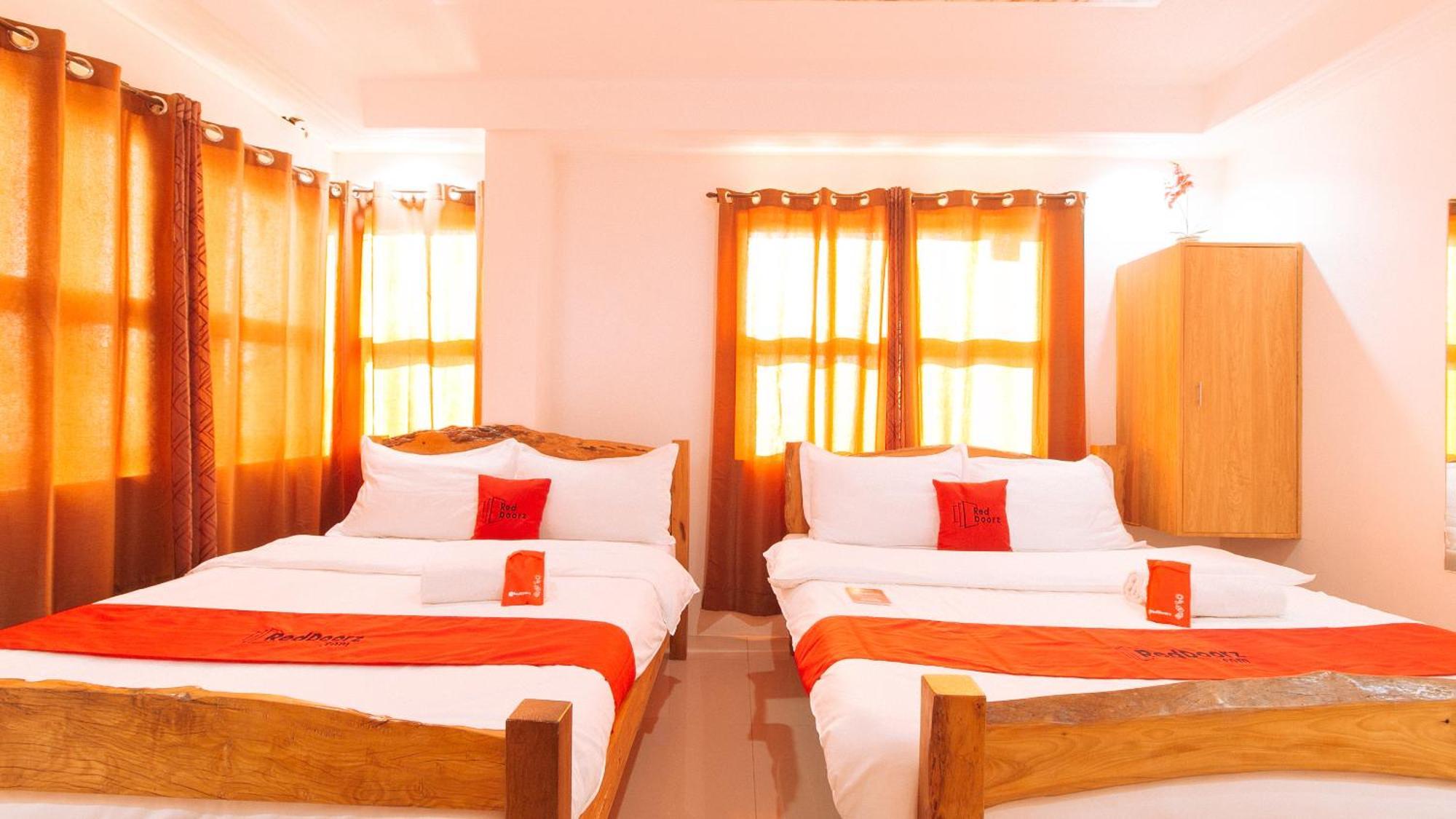 Reddoorz Plus @ Jollydays Hotel Nueva Ecija San Jose  Extérieur photo