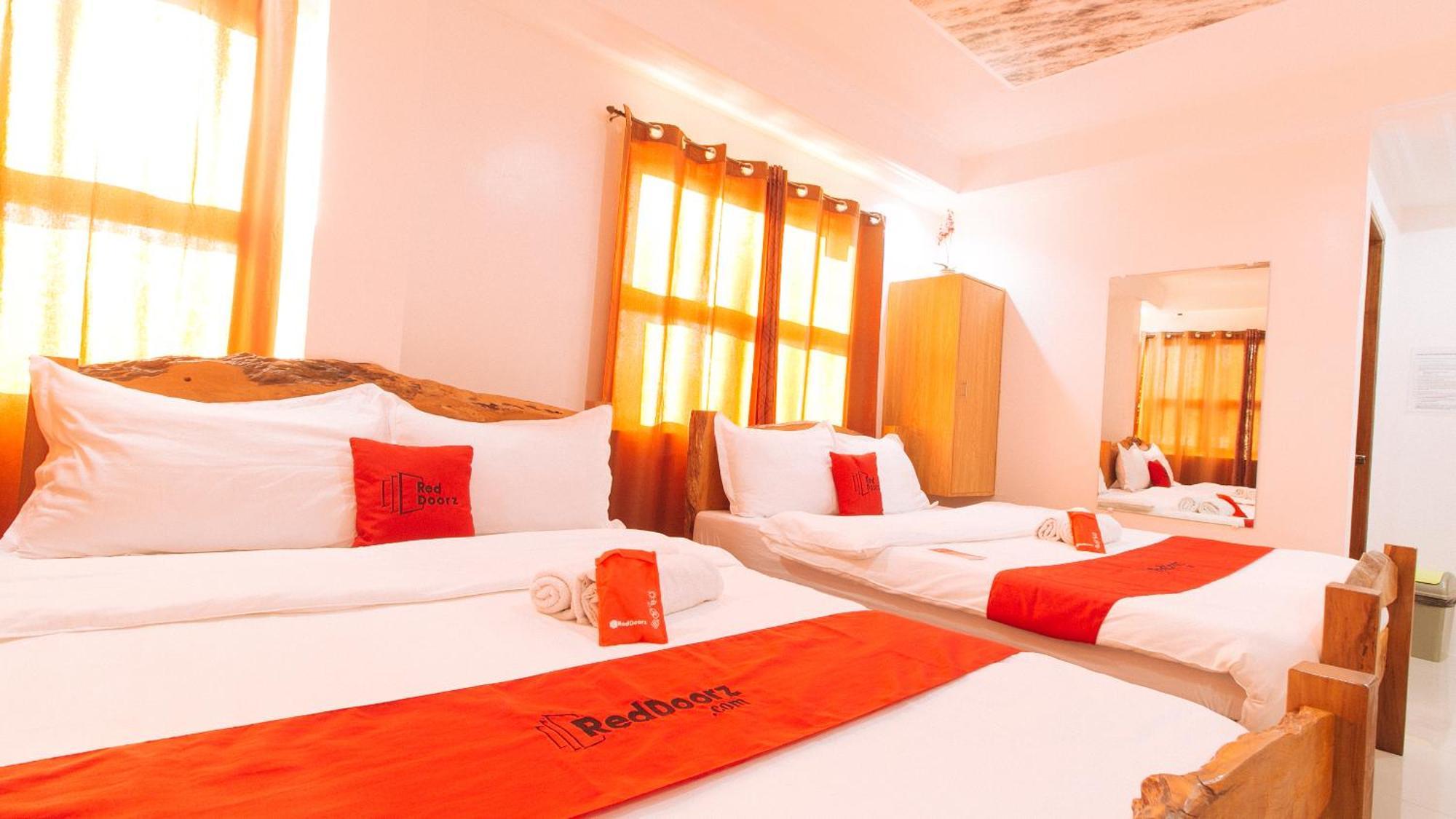 Reddoorz Plus @ Jollydays Hotel Nueva Ecija San Jose  Extérieur photo