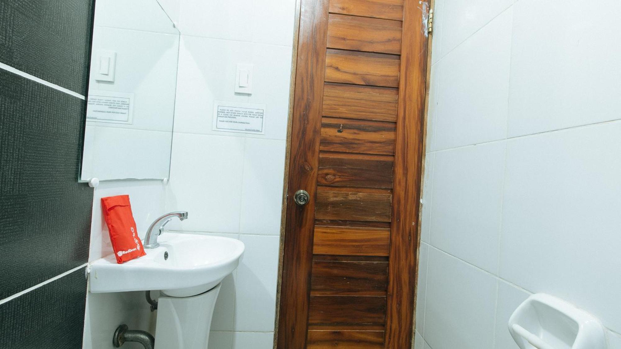 Reddoorz Plus @ Jollydays Hotel Nueva Ecija San Jose  Extérieur photo
